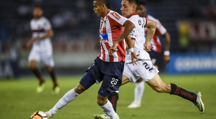 Junior Vs. Colón