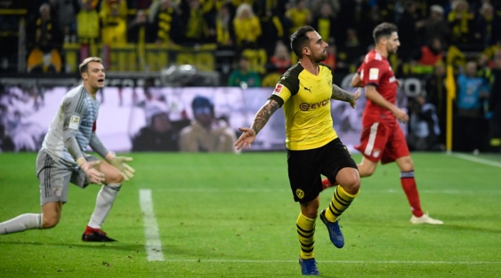 Paco Alcacer celebrando un gol del BvB ante el Bayern Paco Alcacer celebrando un gol del BvB ante el Bayern