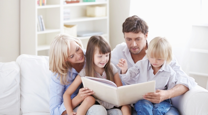Una familia comparte tiempo de calidad