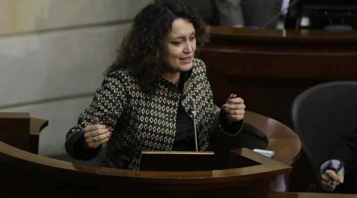 La senadora Angélica Lozano