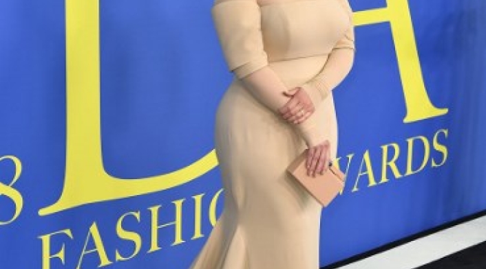 Ashley Graham dice que pesa lo mismo que en 2013, cuando saltó a la fama. Ashley Graham dice que pesa lo mismo que en 2013, cuando saltó a la fama.