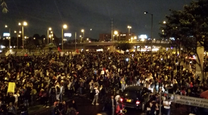 En las más recientes protestas de los estudiantes, el Transmilenio ha sido bloqueado.