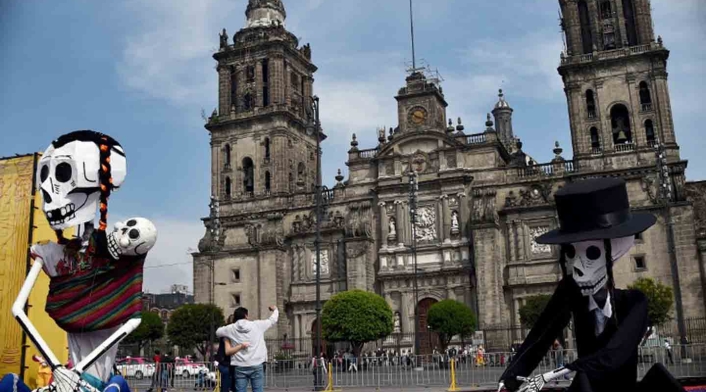 La película ‘Coco’ conmemora dentro de sus personajes a figuras mexicanas como Frida Khalo y Pedro Infante.