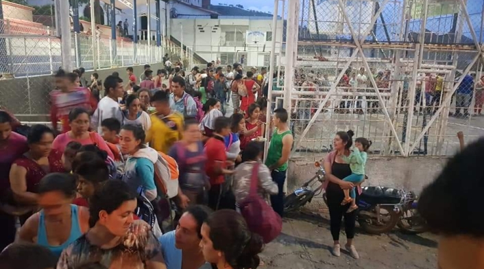 Comunidades desplazadas en el Catatumbo por combates entre el Eln y Epl en Hacarí. Comunidades desplazadas en el Catatumbo por combates entre el Eln y Epl en Hacarí.