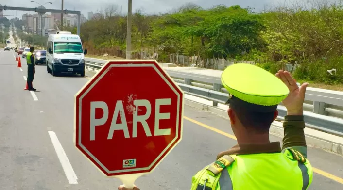 Policía de Tránsito Policía de Tránsito