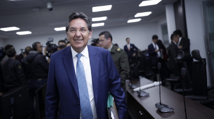 Néstor Humberto Martínez Néstor Humberto Martínez pidió que se revelen todos los audios de sus reuniones con Jorge Pizano.