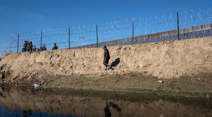 Caravana de migrantes intentó pasar la frontera de EE.UU. con México