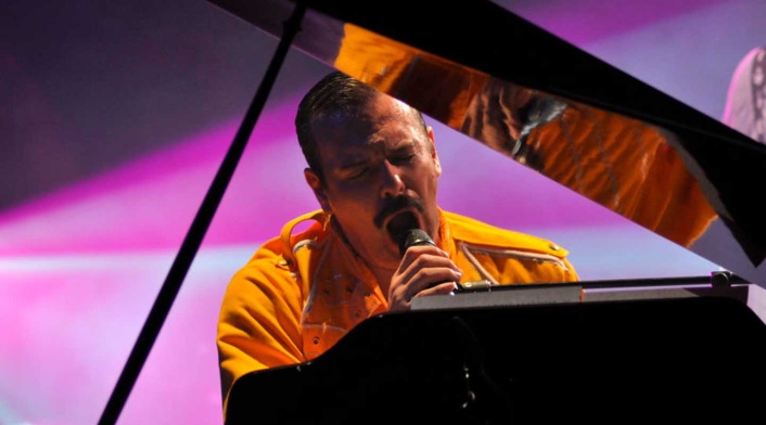 Dr Queen ofrece un show cargado de nostalgia y poder musical Jorge Busetto ha consolidado uno de los mejores tributos a Queen en el mundo
