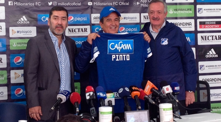 Jorge Luis Pinto durante su presentación como técnico de Millonarios