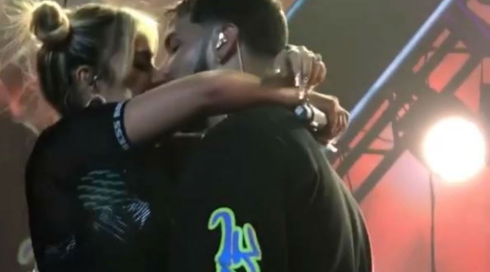Karol G se besó con Anuel AA