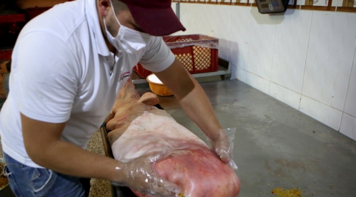 Preparación de Lechona