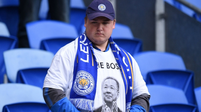 Cardiff vs Leicester City - Homenaje a Vichan Srivaddhanaprabha