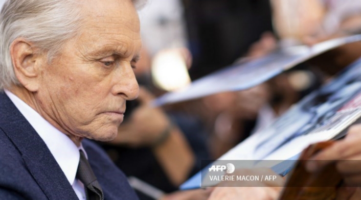 Michael Douglas firma autógrafos en el Paseo de la Fama de Hollywood Michael Douglas firma autógrafos en el Paseo de la Fama de Hollywood