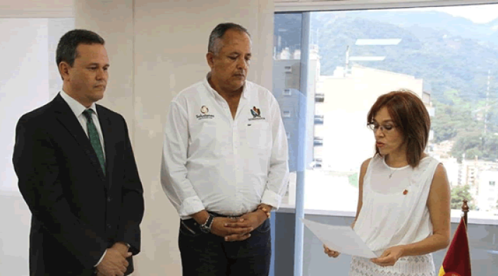 El abogado fue elegido como rector en propiedad en junio de este año.