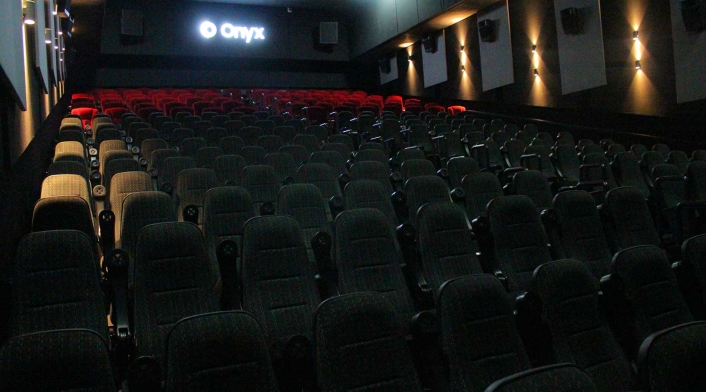 Las pantallas LED 4k sustituyen los proyectores de los cinemas Onyx, tecnología de las pantallas LED 4k sustituyen para los cinemas