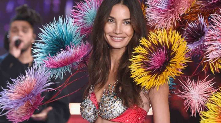 Lily Aldridge desfiló en 2015 una prenda de 'Fantasy Bra' que tenía un valor de 2 millones de dólares.