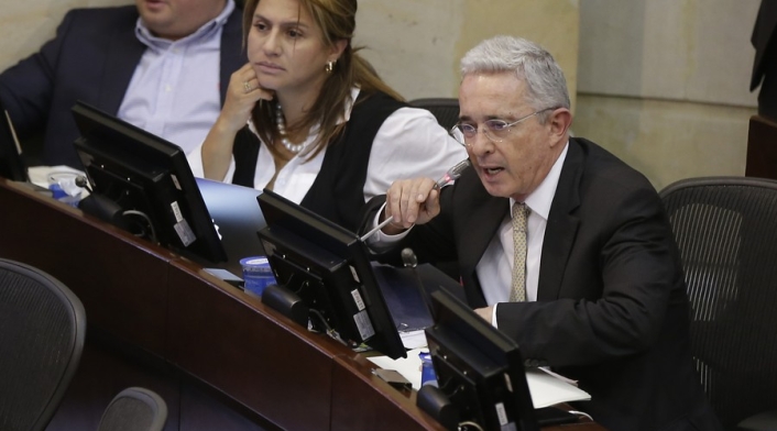 ÁLVARO URIBE VÉLEZ