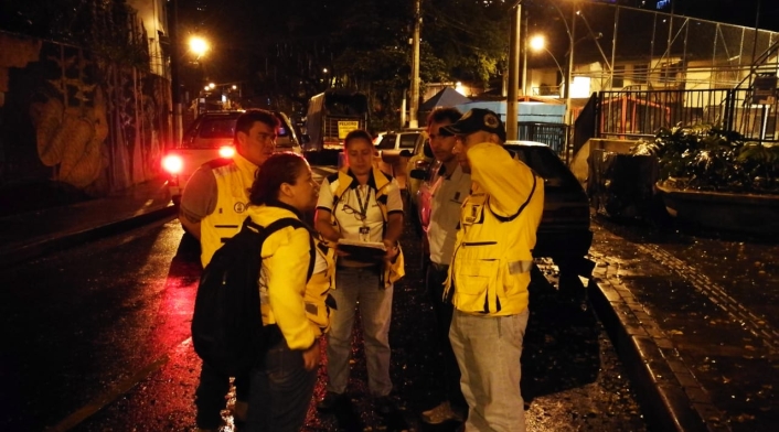 Inundaciones en Medellín por fuertes lluvias Fuertes crean emergencia en zonas de Antioquia