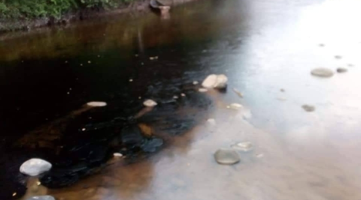 Contaminación con petróleo en ríos de Boyacá y Arauca Contaminación con petróleo en ríos de Boyacá y Arauca