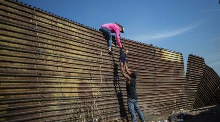 Inmigrantes en frontera de EE.UU.