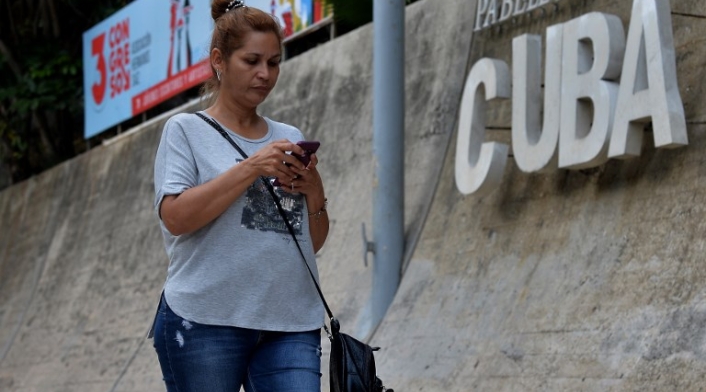 Internet en los celulares en Cuba