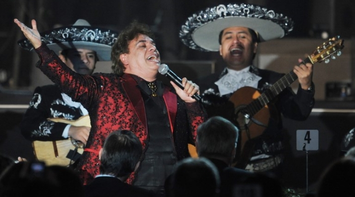 Juan Gabriel en una presentación en Las Vegas, Nevada (2009)