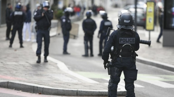 Un muerto y seis heridos en tiroteo en Mercado de Navidad de Estrasburgo.