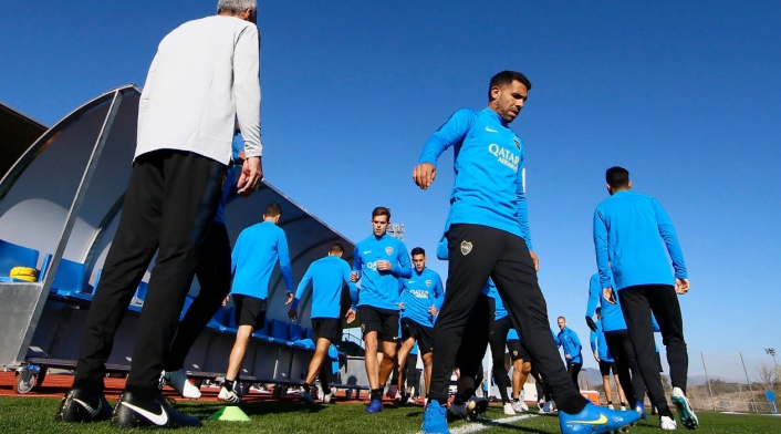 Carlos Tévez durante el primer entrenamiento de Boca Juniors en Madrid