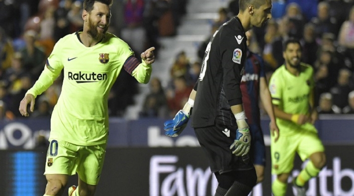 Barcelona- Messi Barcelona quedó solo en la cima de La Liga con 34 unidades.