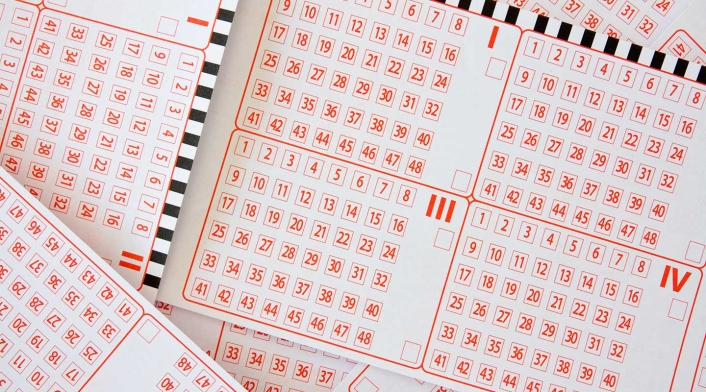 En fin de año mucha gente juega la lotería En fin de año mucha gente juega la lotería