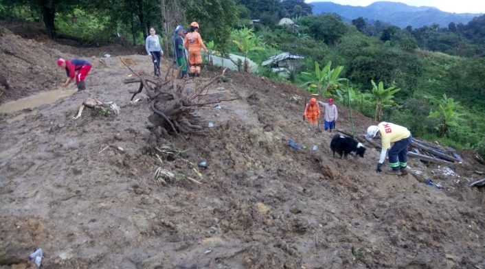 Labores de rescate en Calarcá (Quindío)
