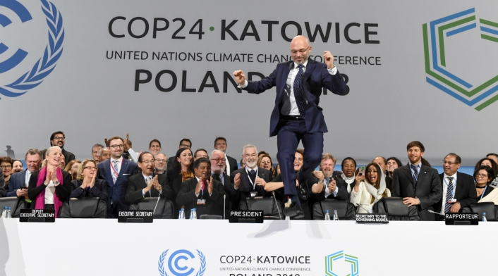 El presidente de la COP24, el polaco Michal Kurtyka, al término del Acuerdo de París, en Katowice (Polonia)