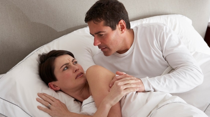 Pareja en cama