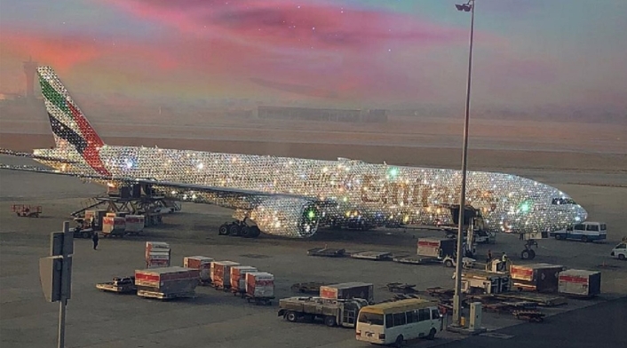 Avión de Emirates Arabes forrado en diamantes