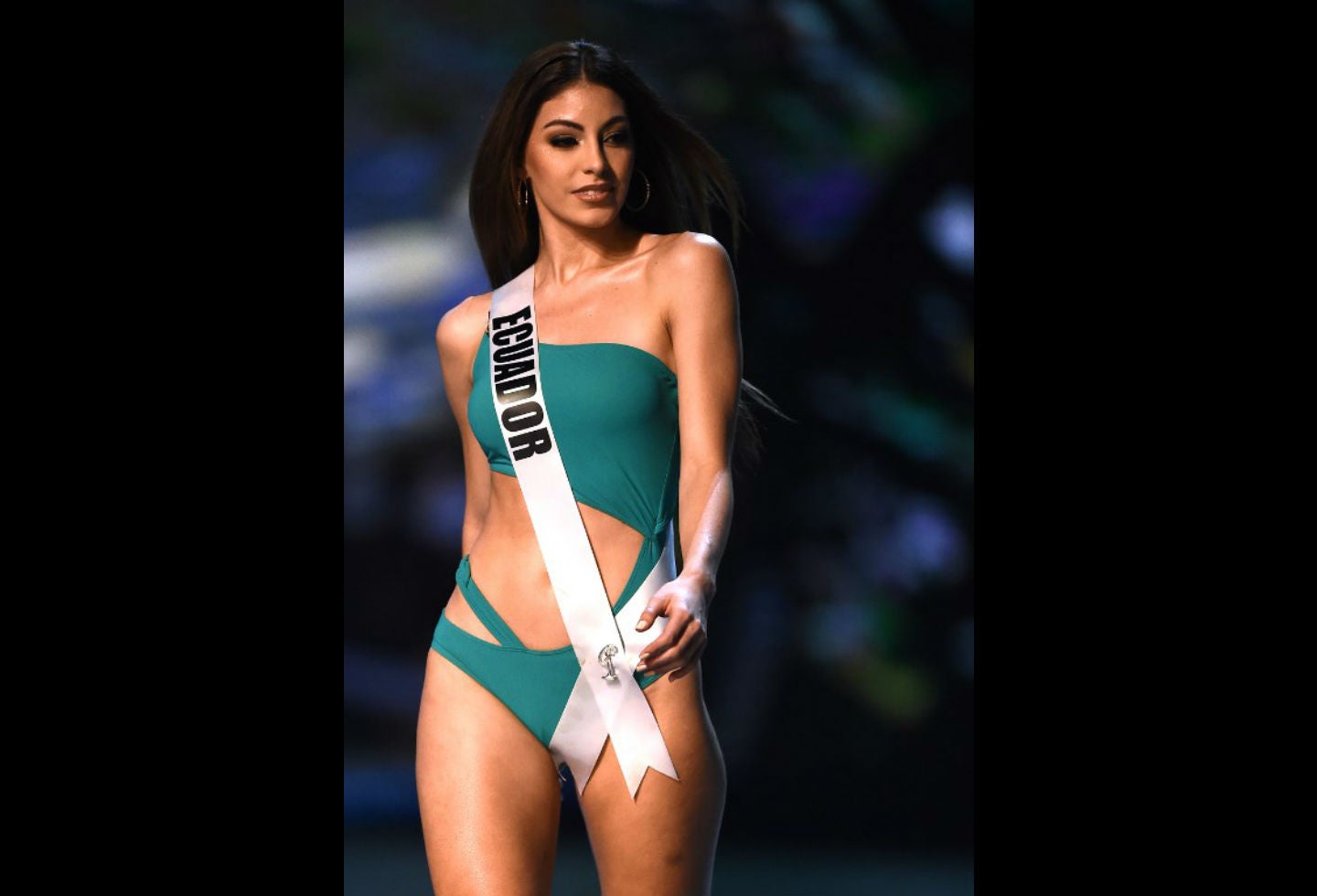 Desfile en traje de baño de Virginia Limongi, Miss Ecuador.