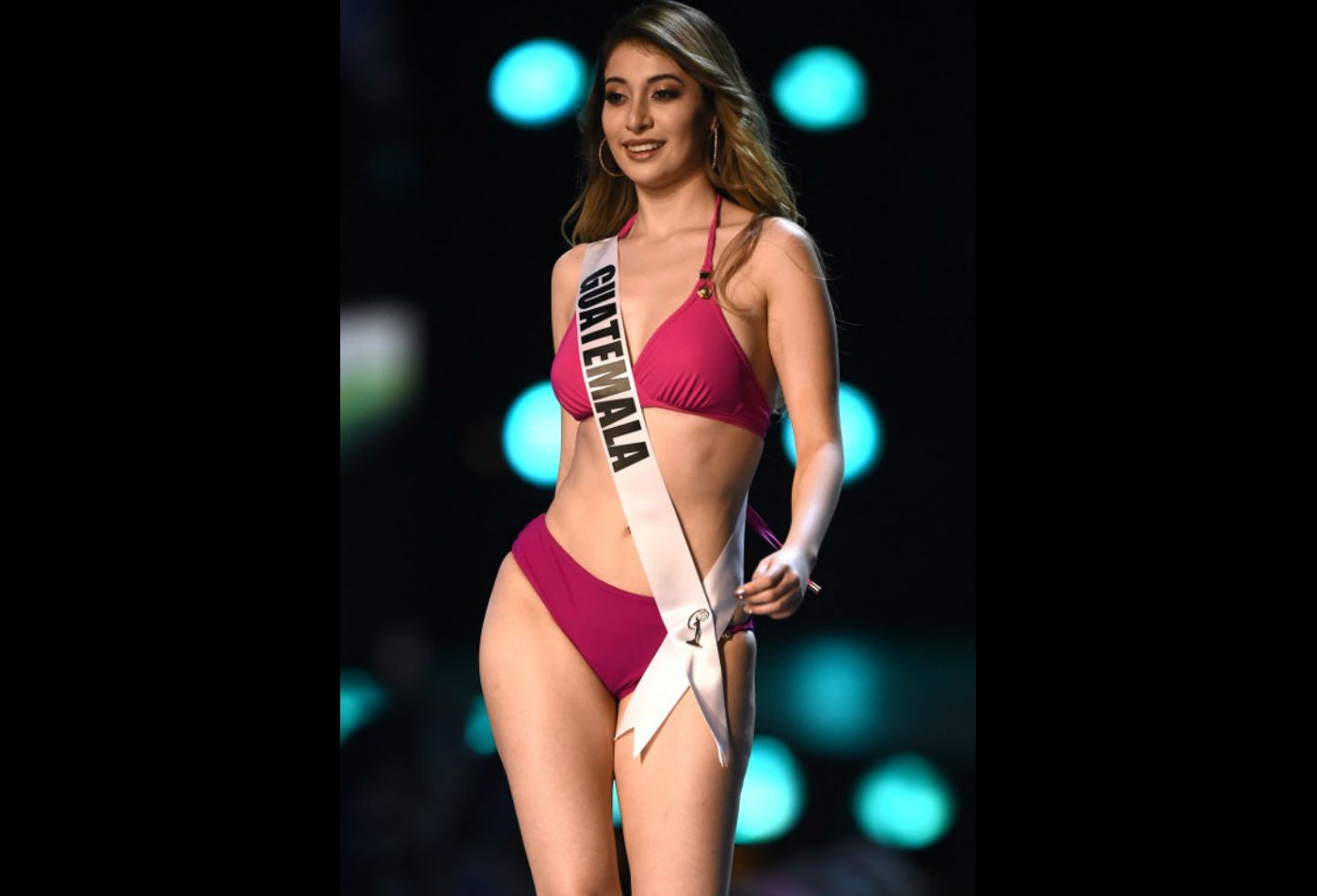 Desfile en traje de baño de Mariana Garcia, Miss Guatemala