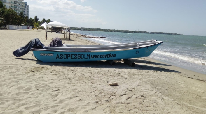 Pecadores apoyan la búsqueda de un caimán en el mar de Coveñas