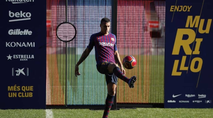 Murillo mostrando su habilidad con el balón