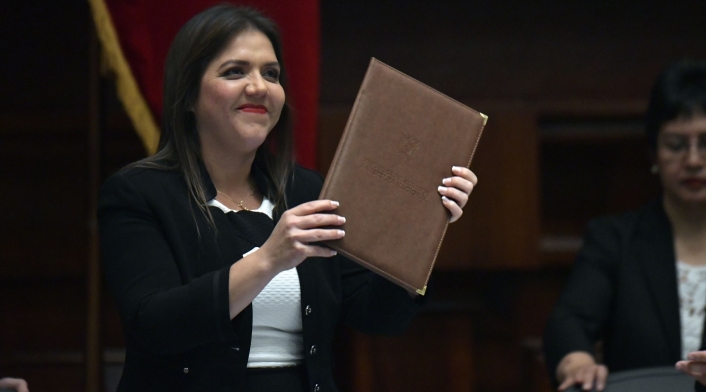 María Alejandra Vicuña María Alejandra Vicuña renunció a su cargo de vicepresidenta.