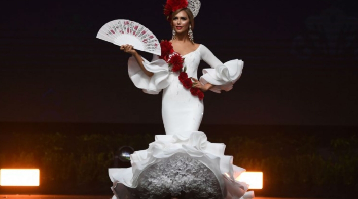 Traje típico de Angela Ponce, Miss España, en Miss Universo 2018