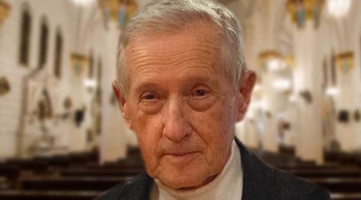 Padre Arturo Silva