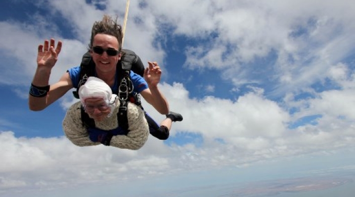 Irene O'Shea consideró que se sentía "normal" tras haberse precipitado por el cielo a 220 kilómetros por hora.