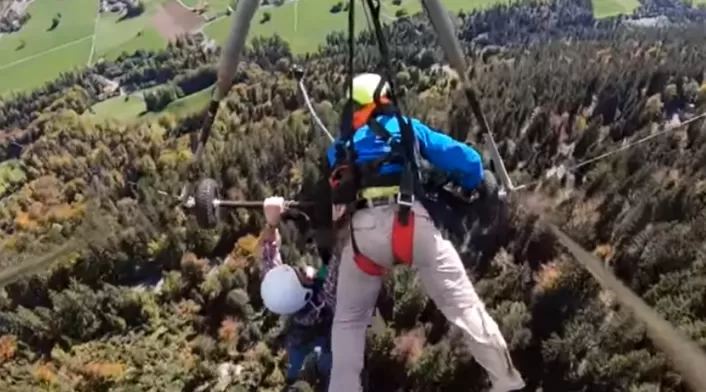 Un hombre así vivió el parapente sin arnés.