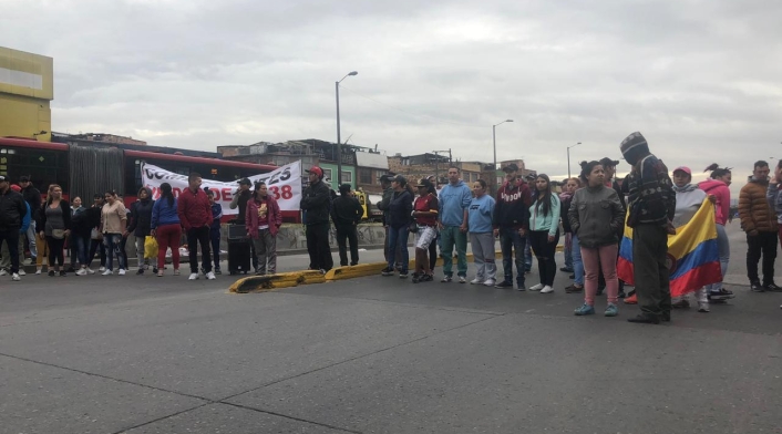 Comerciantes bloquean vías en protesta a ley seca en Corabastos Comerciantes bloquean vías en protesta a ley seca en Corabastos