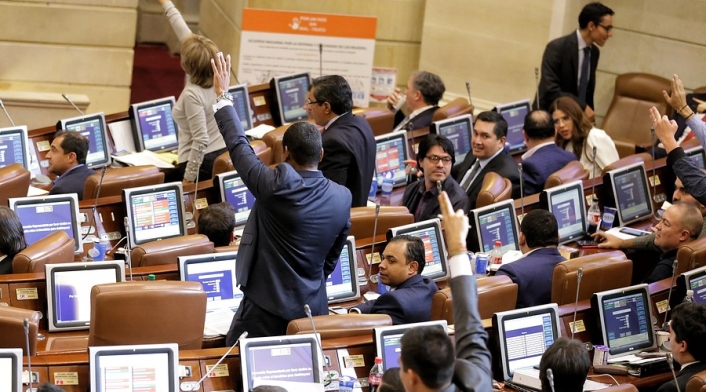 Los congresistas entre diciembre y marzo no laboran pero sí devengan salario. Los congresistas entre diciembre y marzo no laboran pero sí devengan salario.