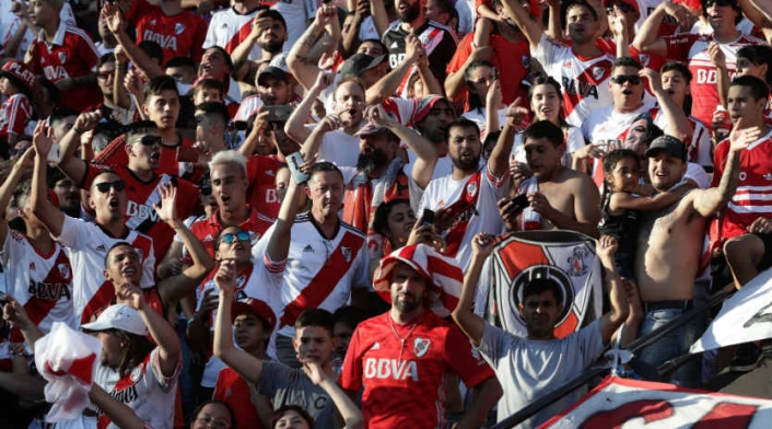 River celebra