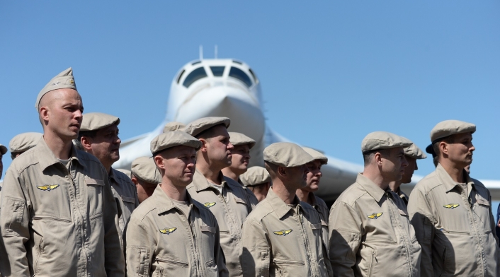 Avión militar Rusia y Venezuela Llegan a Venezuela aviones militares de Rusia para "ejercicios de defensa".
