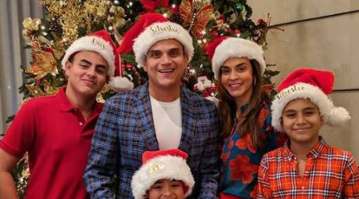 Silvestre Dangond y su familia en Navidad
