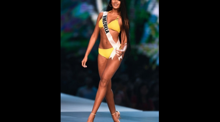 Desfile en traje de baño de Sthefany Gutiérrez, Miss Venezuela