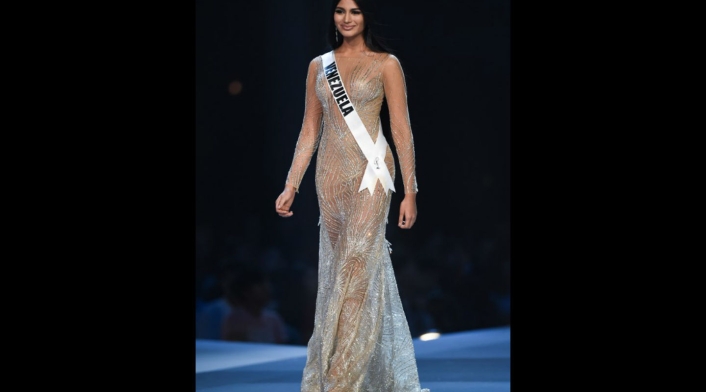 Desfile en traje de gala Miss Venezuela, Sthefany Gutierrez